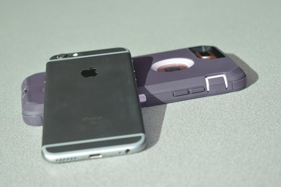 Is+Apple+slowing+down+older+iPhones%3F
